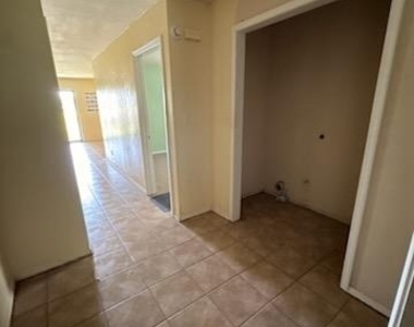 2921 Sw 28th Street - Photo Thumbnail 4