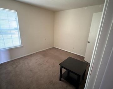 2921 Sw 28th Street - Photo Thumbnail 5