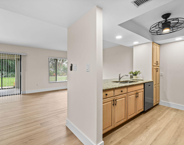 2233 Nw 22nd Avenue - Photo Thumbnail 6