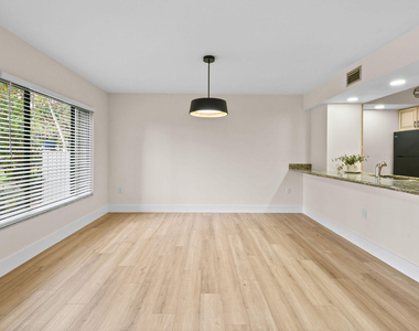 2233 Nw 22nd Avenue - Photo Thumbnail 10