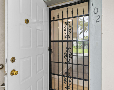 2233 Nw 22nd Avenue - Photo Thumbnail 3