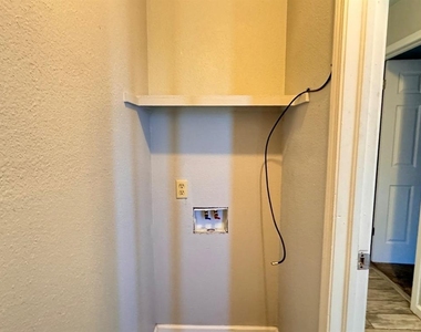 11402 N Lincoln Boulevard - Photo Thumbnail 10