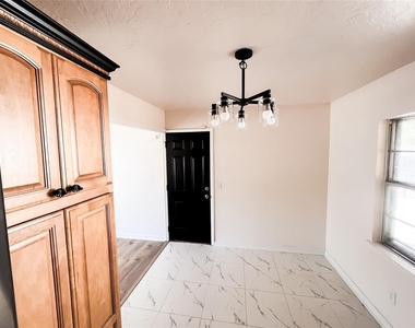 10601 Tumilty Terrace - Photo Thumbnail 5