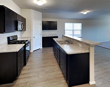 11748 Nw 99th Terrace - Photo Thumbnail 4