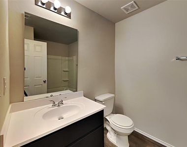 11748 Nw 99th Terrace - Photo Thumbnail 13