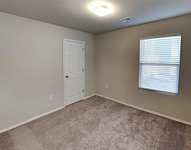 11748 Nw 99th Terrace - Photo Thumbnail 15