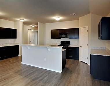 11748 Nw 99th Terrace - Photo Thumbnail 2