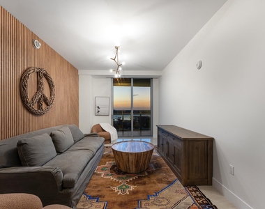 3100 N Ocean Drive - Photo Thumbnail 23