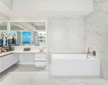 3100 N Ocean Drive - Photo Thumbnail 19