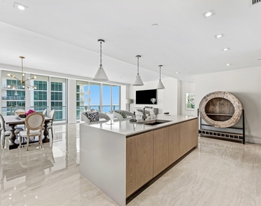 3100 N Ocean Drive - Photo Thumbnail 4
