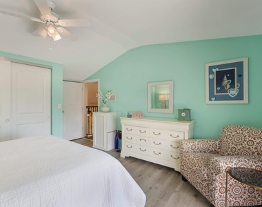 832 Green Street - Photo Thumbnail 19