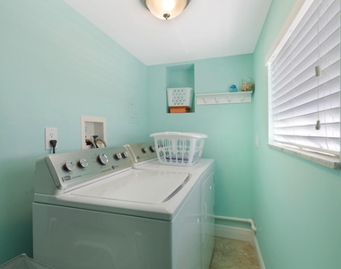 832 Green Street - Photo Thumbnail 21