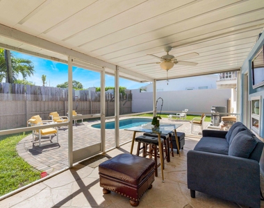 832 Green Street - Photo Thumbnail 26