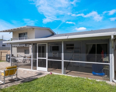 832 Green Street - Photo Thumbnail 25