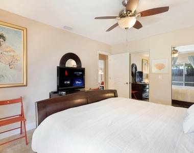 832 Green Street - Photo Thumbnail 13