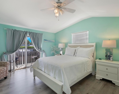 832 Green Street - Photo Thumbnail 18