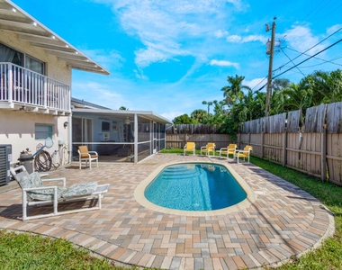 832 Green Street - Photo Thumbnail 22