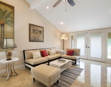 832 Green Street - Photo Thumbnail 2