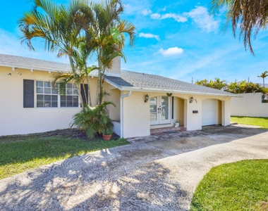 832 Green Street - Photo Thumbnail 30