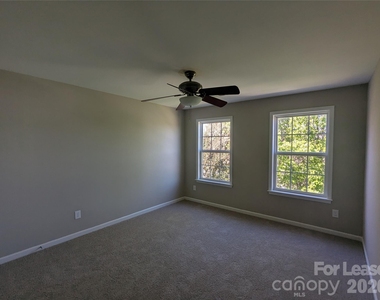 7894 Woodmere Drive - Photo Thumbnail 14
