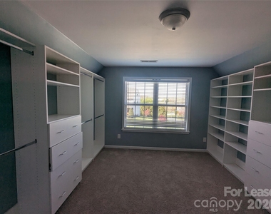7894 Woodmere Drive - Photo Thumbnail 11