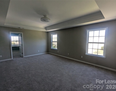 7894 Woodmere Drive - Photo Thumbnail 10