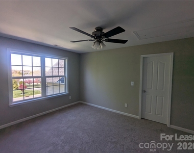 7894 Woodmere Drive - Photo Thumbnail 13