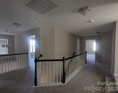 7894 Woodmere Drive - Photo Thumbnail 9