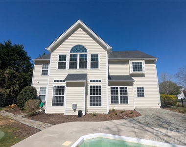 7894 Woodmere Drive - Photo Thumbnail 18