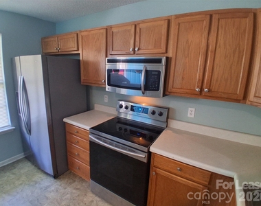 1786 Forest Side Lane - Photo Thumbnail 2