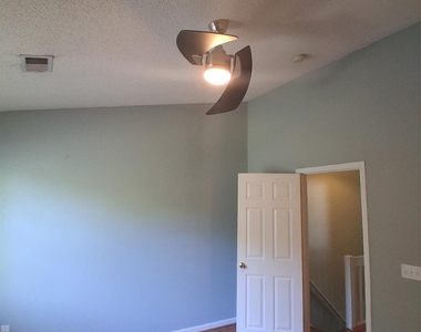 1786 Forest Side Lane - Photo Thumbnail 13