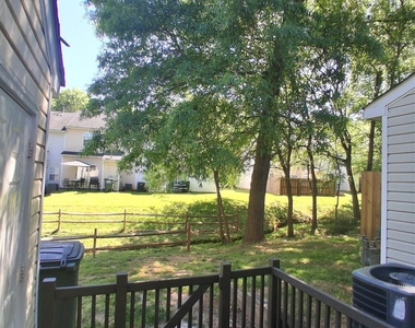 1786 Forest Side Lane - Photo Thumbnail 8