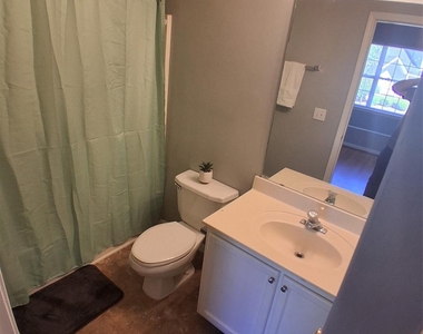 1786 Forest Side Lane - Photo Thumbnail 16
