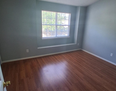 1786 Forest Side Lane - Photo Thumbnail 15