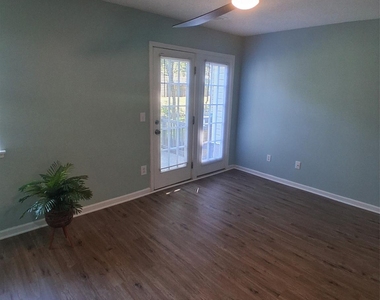 1786 Forest Side Lane - Photo Thumbnail 6
