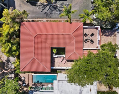 1312 Se 2nd Court - Photo Thumbnail 12