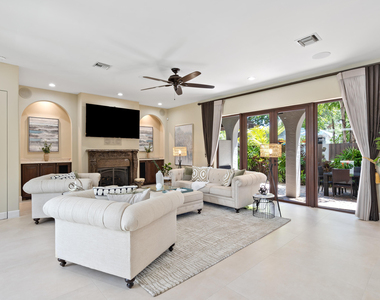 1312 Se 2nd Court - Photo Thumbnail 18
