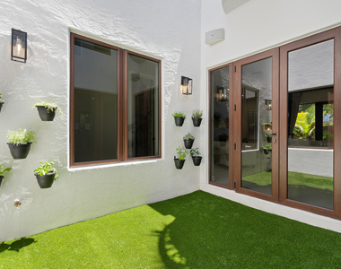 1312 Se 2nd Court - Photo Thumbnail 5