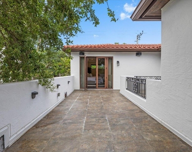 1312 Se 2nd Court - Photo Thumbnail 41