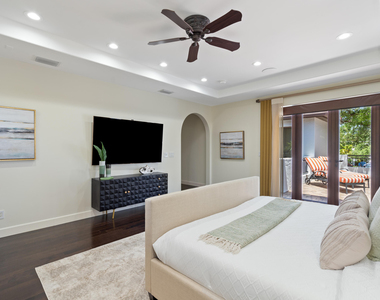 1312 Se 2nd Court - Photo Thumbnail 35