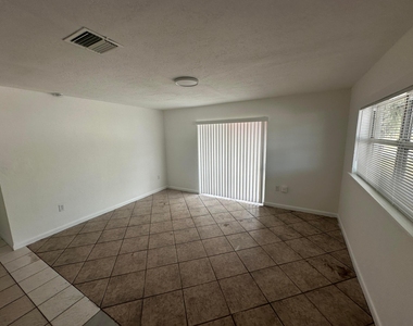 115 Maple Avenue - Photo Thumbnail 8