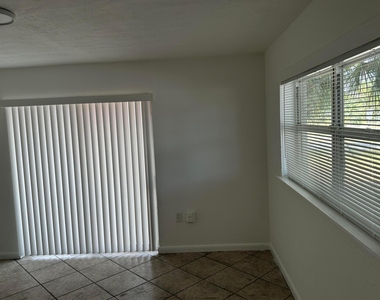 115 Maple Avenue - Photo Thumbnail 6