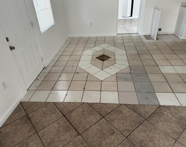 115 Maple Avenue - Photo Thumbnail 12