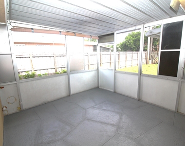 551 Se 15th Street - Photo Thumbnail 2