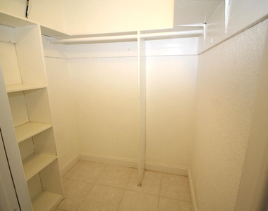 551 Se 15th Street - Photo Thumbnail 4