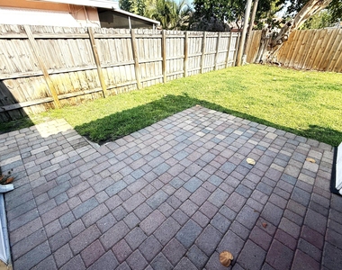 551 Se 15th Street - Photo Thumbnail 9