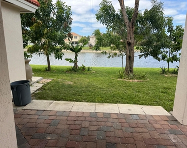 6457 Adriatic Way - Photo Thumbnail 24