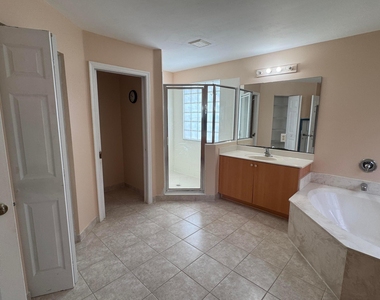 6457 Adriatic Way - Photo Thumbnail 17