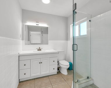 2812 Ne 27th Street - Photo Thumbnail 15