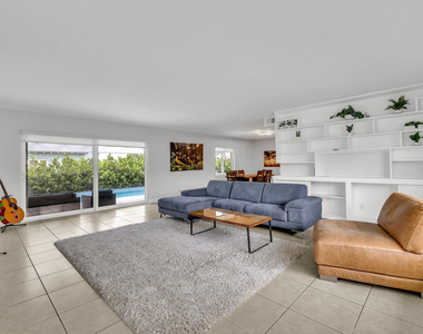 2812 Ne 27th Street - Photo Thumbnail 3